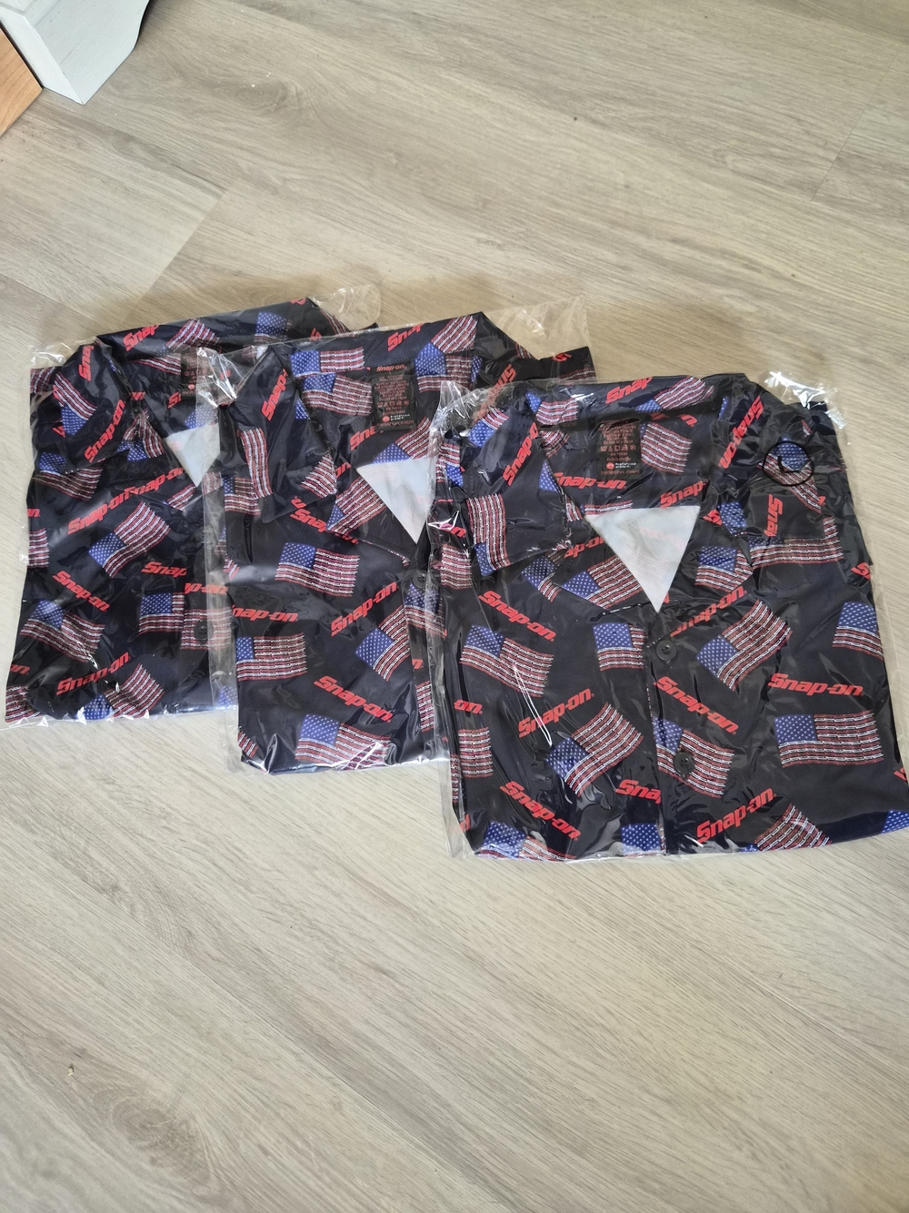 Snap-on Black American Flag Short-Sleeve Button Up